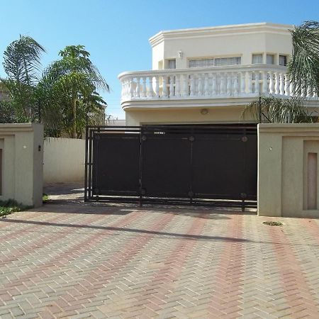 Carlcyn Homestay Gaborone Buitenkant foto