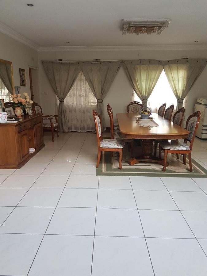 Carlcyn Homestay Gaborone Buitenkant foto