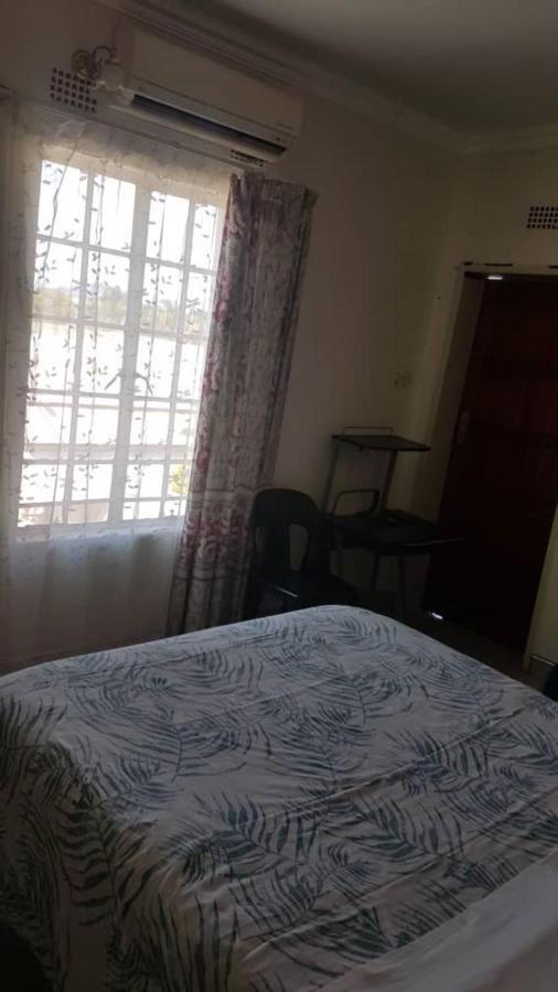 Carlcyn Homestay Gaborone Buitenkant foto