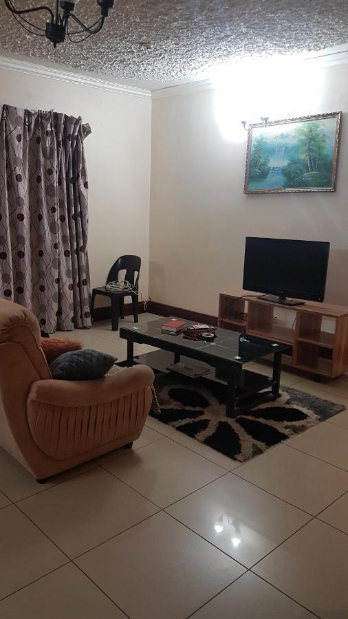 Carlcyn Homestay Gaborone Buitenkant foto