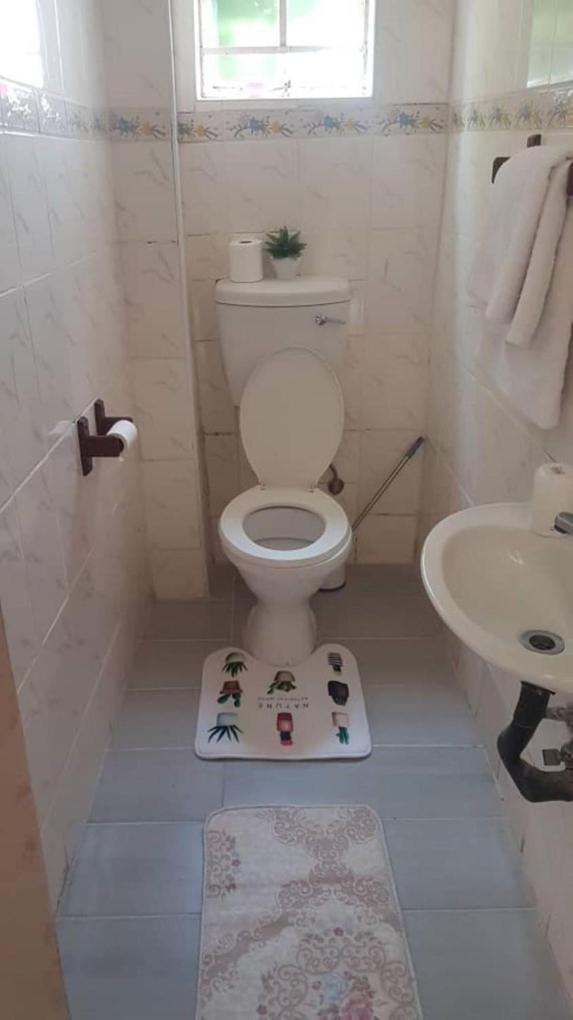 Carlcyn Homestay Gaborone Buitenkant foto